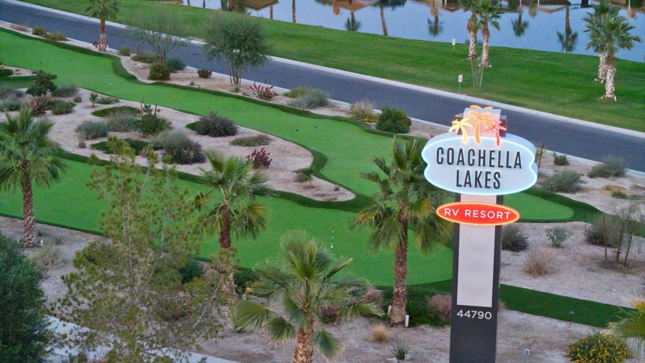 Coachella Lakes Rv Resort Exteriör bild